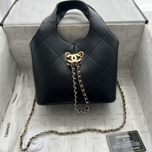 CHANEL 매트라세 다이아몬드 퀼팅 호보 백