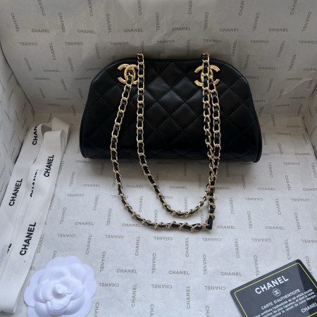 CHANEL 매트라세 다이아몬드 퀼팅 쉘 체인 백