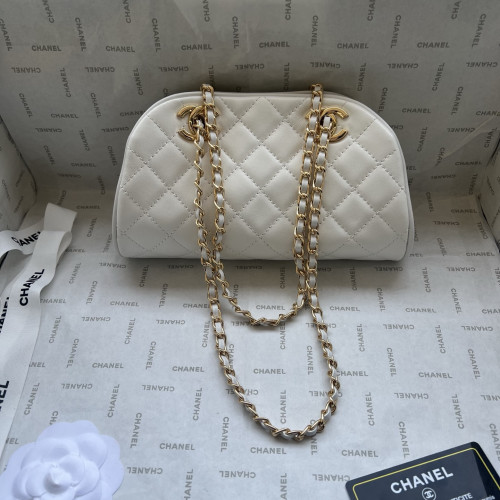 CHANEL 매트라세 다이아몬드 퀼팅 쉘 체인 백