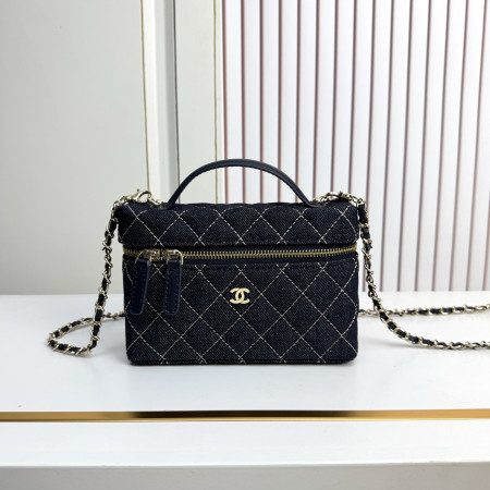 CHANEL 데님 매트라세 다이아몬드 퀼팅 미니 백