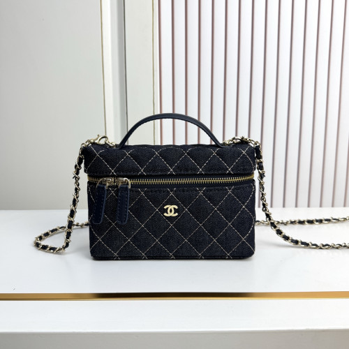 CHANEL 데님 매트라세 다이아몬드 퀼팅 미니 백